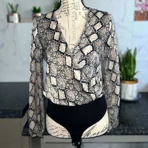 NWOT - Animal print, long sleeve, wrap bodysuit - SMALL
